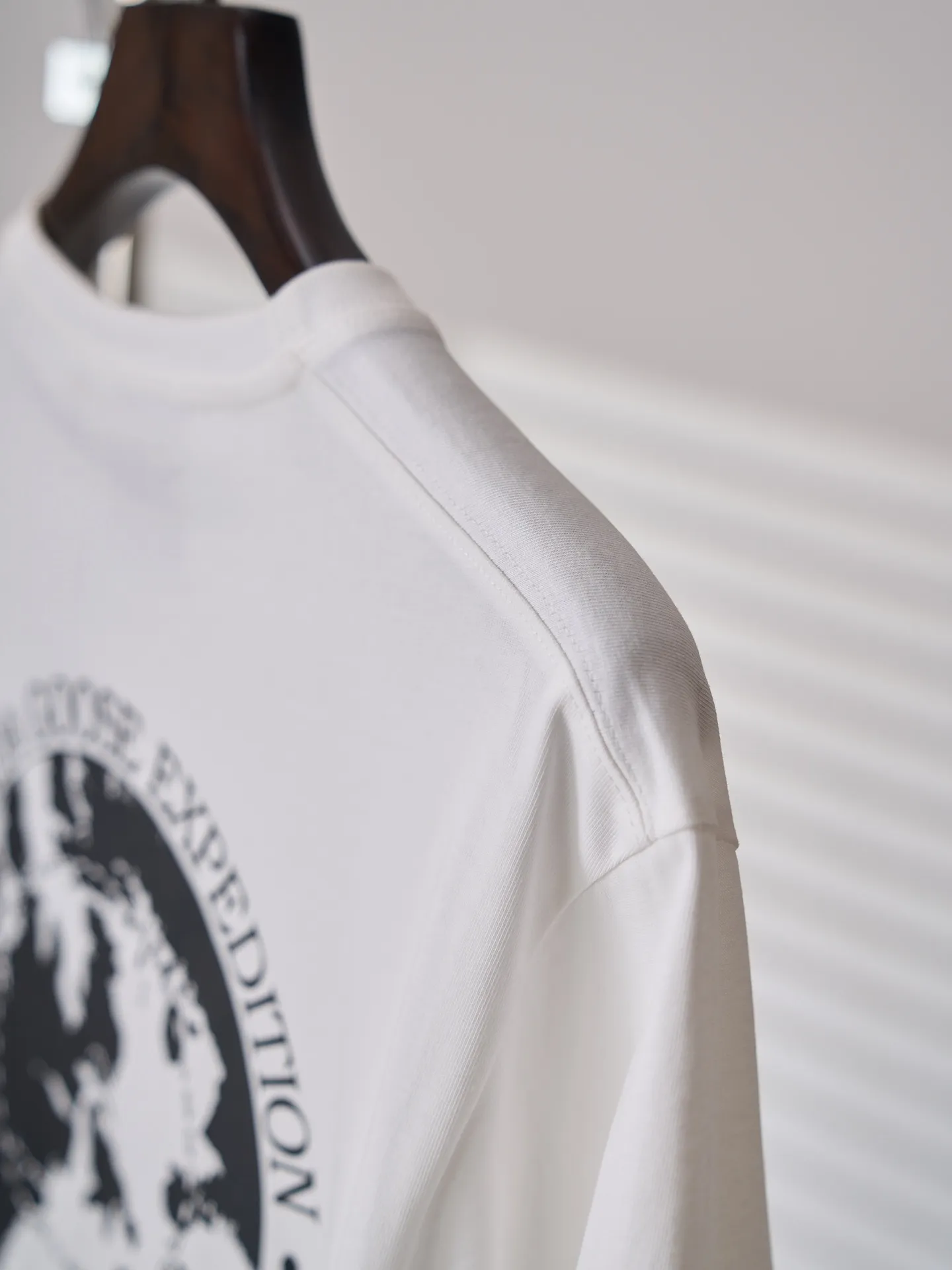 【 】Canada goose T 【In Stock】S M L XL ： ， ， ， ； Breathable ， 、 ， 。 ： ， 、 ； ， ， 。 ： ， 、 ， ； ， ， ； ， ； 、 。 ， Breathable ， 、 、 ， 。 ： ， ，Rebound 、 ， 。 ， 、 、 ， ，